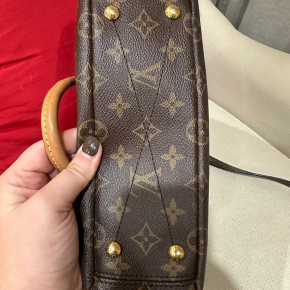 Louis Vuitton Brown Monogram Handbag - Picture 3 of 16